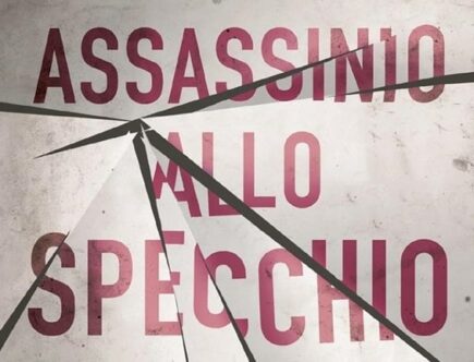 La copertina di Assassinio allo specchio di Agatha Christie rappresenta uno specchio rotto da parte a parte