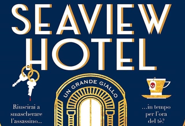 Sulla copertina blu de Lo strano caso dell'omicidio al Seaview Hotel, oltre al titolo riportato in caratteri cubitali, sono presenti un mazzo di chiavi, una tazza di tè da cui sporge un filtro avvelenato, un cocktail e un tipico campanello da banco accoglienza